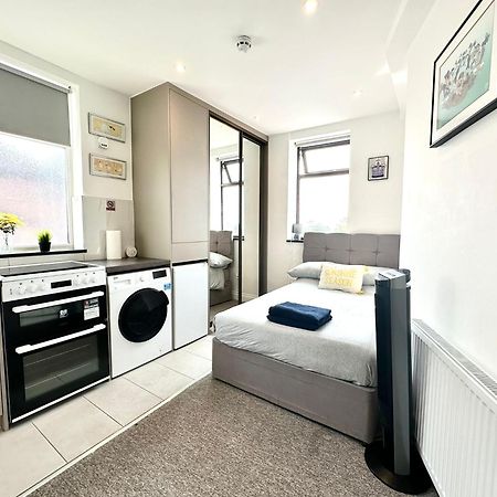 Unique Modern, Private Apartment,15 Mins To Central London Hendon Exterior foto